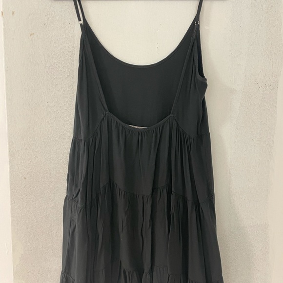 Flowy low back dress from Brandy Melville - Picture 8 of 8